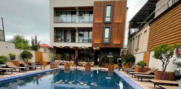 Отдых в Абхазии с завтраком и посещением бассейна в отеле AinLan