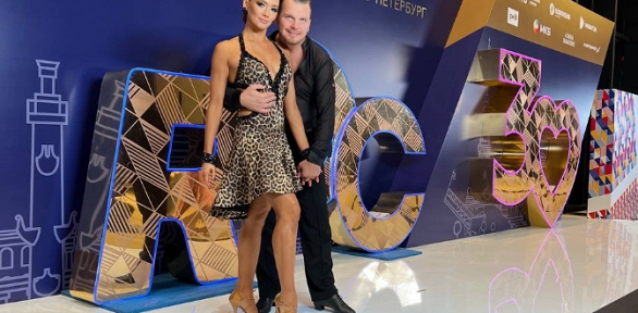 Групповые или индивидуальные занятия в школе танцев Arena Dance School