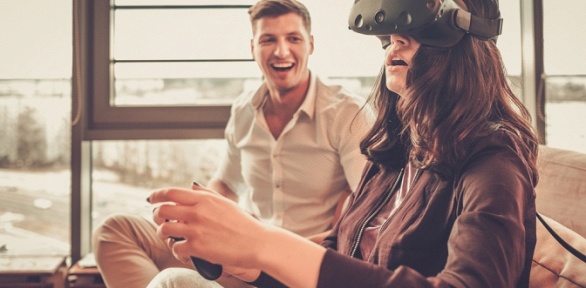 Игра в клубе виртуальной реальности Upgrade VR