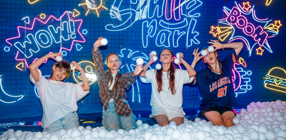 Вселенная развлечений из 6 аттракционов и музеев в «Смайл Парк»