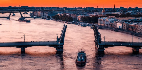 Прогулка «Ночной круиз на разводные мосты с путешествием к Финскому заливу»