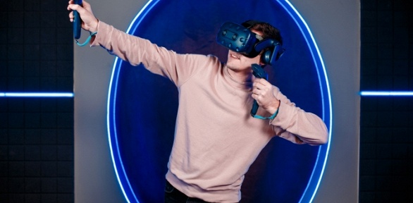 <b>Скидка до 50%.</b> 30 или 60 минут игры в шлеме Oculus Quest 2 в клубе виртуальной реальности VR Planets