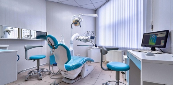 Чистка зубов, лечение кариеса и удаление зуба в клинике «Народная клиника»