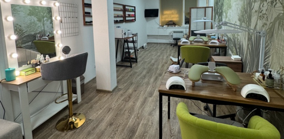 Маникюр и педикюр с покрытием гель-лаком или без в студии 303 Beauty Studio