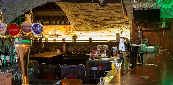 Всё меню и напитки в гриль-баре «БыкGround» за полцены