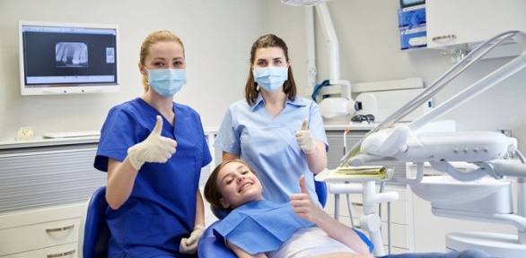 Комплексная чистка зубов в стоматологической клинике «Ясень»