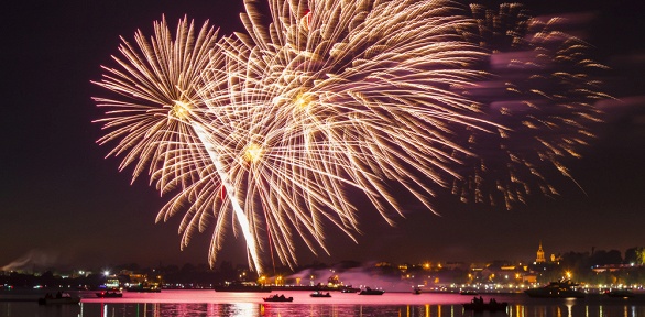 Прогулка на теплоходе по реке Волге на День Победы от компании Getteplohod