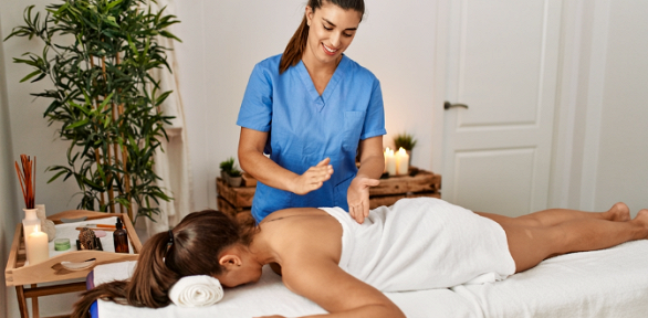 60, 90 или 120 минут массажа в центре «Медева» Евы Корнеевой