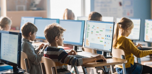 Занятия в детской компьютерной школе «ДЮКА» АНО ДПО «РМЦПК»