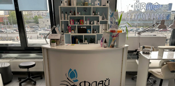 Маникюр и педикюр с покрытием гель-лаком в студии красоты «Флай»