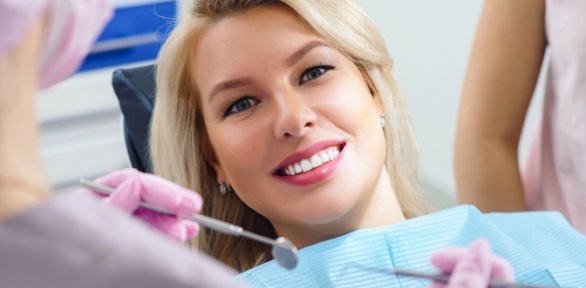 Чистка зубов, лечение кариеса в клинике Urbanstom