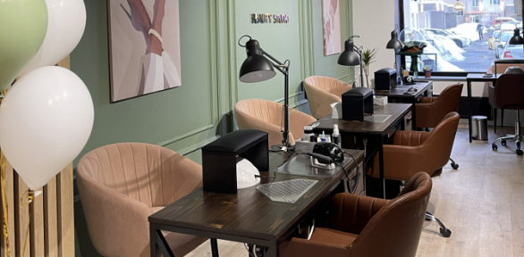 Маникюр и педикюр с покрытием гель-лаком в салоне красоты OK Beauty Studio