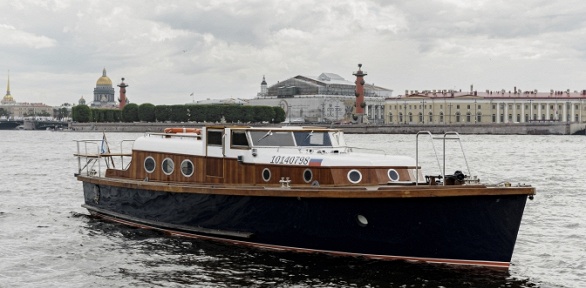 Аренда катера с капитаном от компании «Аренда яхты в Санкт-Петербурге»