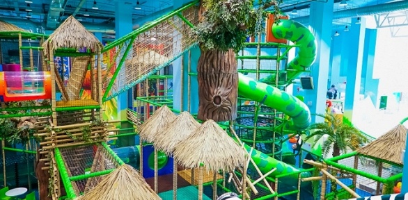 Посещение скалодрома в парке «Веселые джунгли»