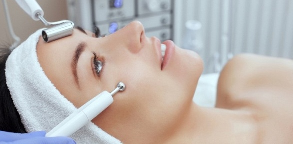 Чистка, пилинг или микротоковая терапия для лица от косметолога Елены