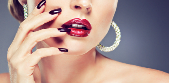 Маникюр и педикюр c покрытием гель-лаком в студии Glow Nails