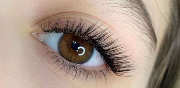 Оформление ресниц и бровей в салоне красоты «Краса»