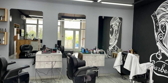 <b>Скидка до 51%.</b> Мужская стрижка, оформление бороды или традиционное бритье в барбершопе Dok