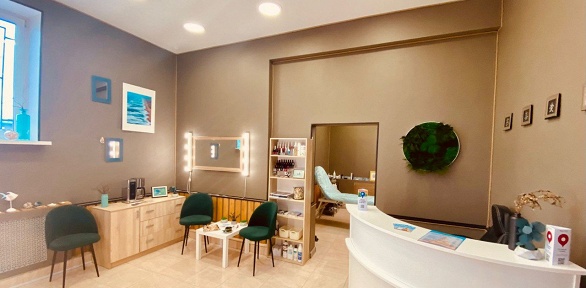 Маникюр и педикюр с покрытием от студии красоты «Море»