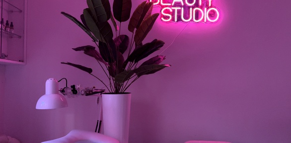 Маникюр и педикюр с покрытием гель-лаком в Beauty Studio