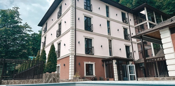 Отдых с посещением бассейна и сауны в гостевом доме «Тройка»