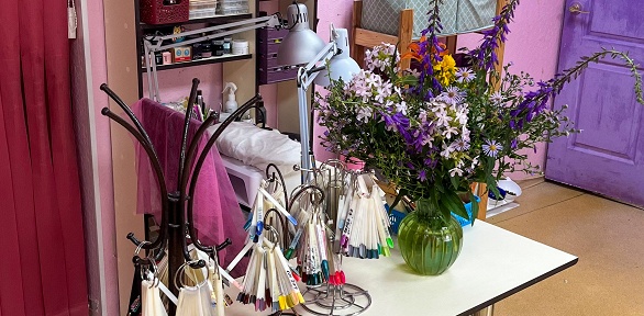 <b>Скидка до 54%.</b> Маникюр и педикюр в студии Людмилы Евтеевой