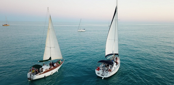 Морская прогулка на яхте по Черному морю от компании Vlasovsail