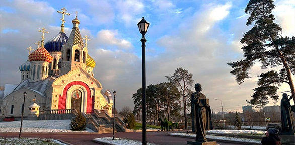 «Загадочное Переделкино: по тропам гениев и святых» от Дмитрия Беловинцева