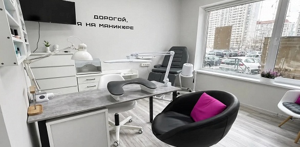 Маникюр и педикюр с покрытием гель-лаком от специалиста по маникюру Марины