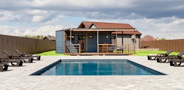 Отдых с посещением подогреваемого бассейна в пространстве «Кравченко Place»