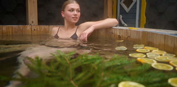 Отдых с посещением термального комплекса в парк-отеле «Ист-Ривер»