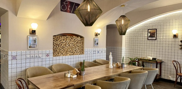 Всё меню кухни и напитки в кафе Bistrot Centrale