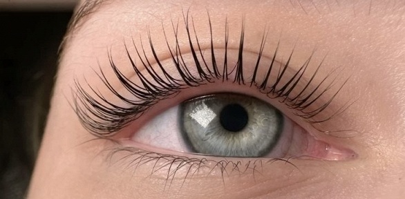 Уход за ресницами и бровями в студии Sky Beauty Centre