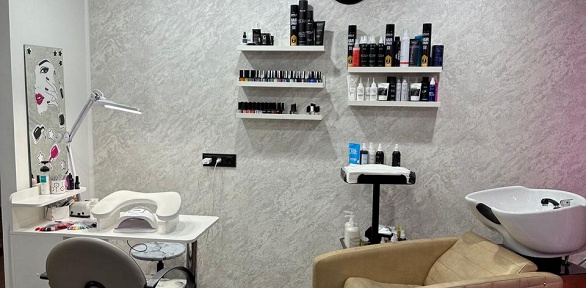 Наращивание ресниц и уход за бровями в студии красоты «Ангел»