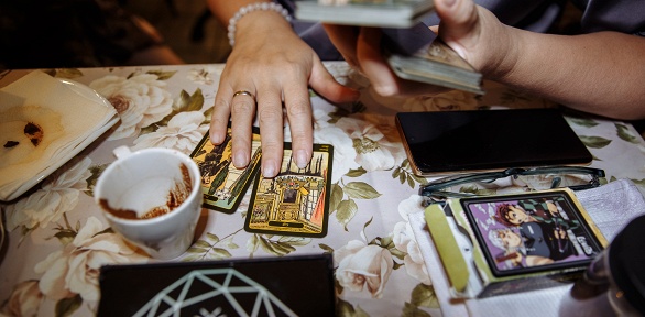 Расклад карт, гадание на кофе от компании «Кофе, карты и песок»