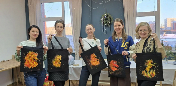 Мастер-класс по росписи футболки или шоппера от мастера Эдиты Титовой